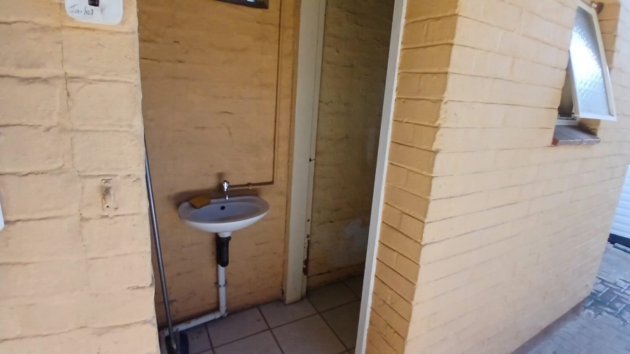 10 Bedroom Property for Sale in Brandwag Free State